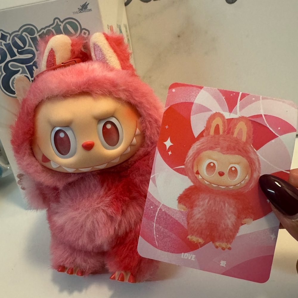 Pop Mart’s Big Into Energy Labubu new & confirmed ‘LOVE’ - Picture 2 of 6
